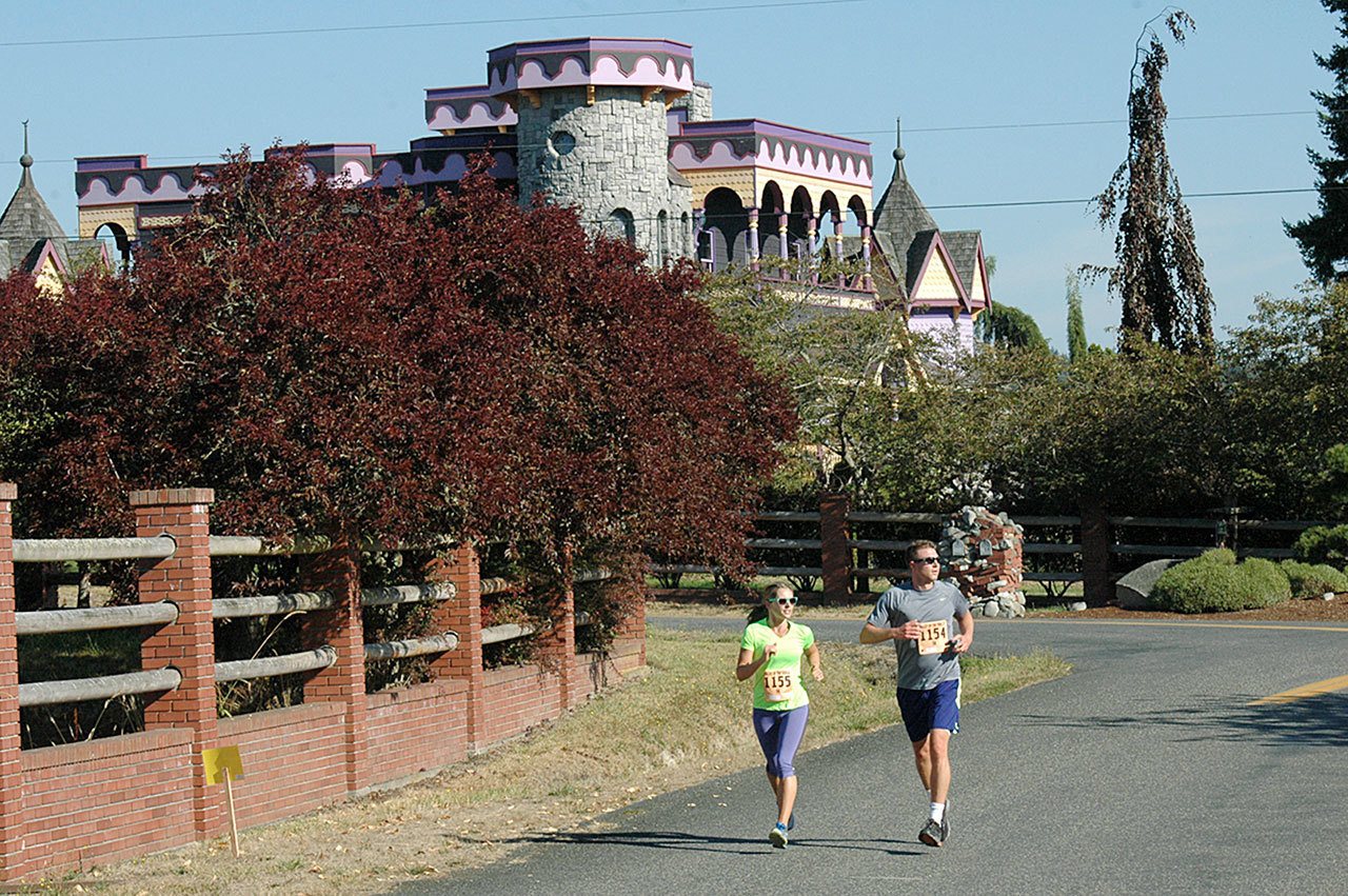 Robyn and Kris Henrikson of Sequim placed fifth and sixth in the overall results of the 5K at the Valley of the Trolls races in 2015. (Olympic Peninsula News Group)