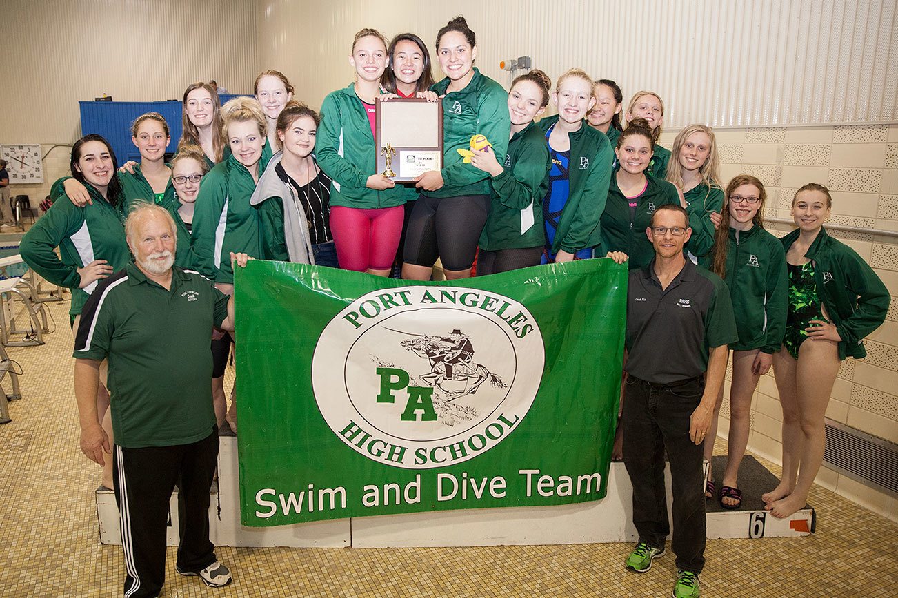 SWIMMING: Port Angeles swimmers dominate districts