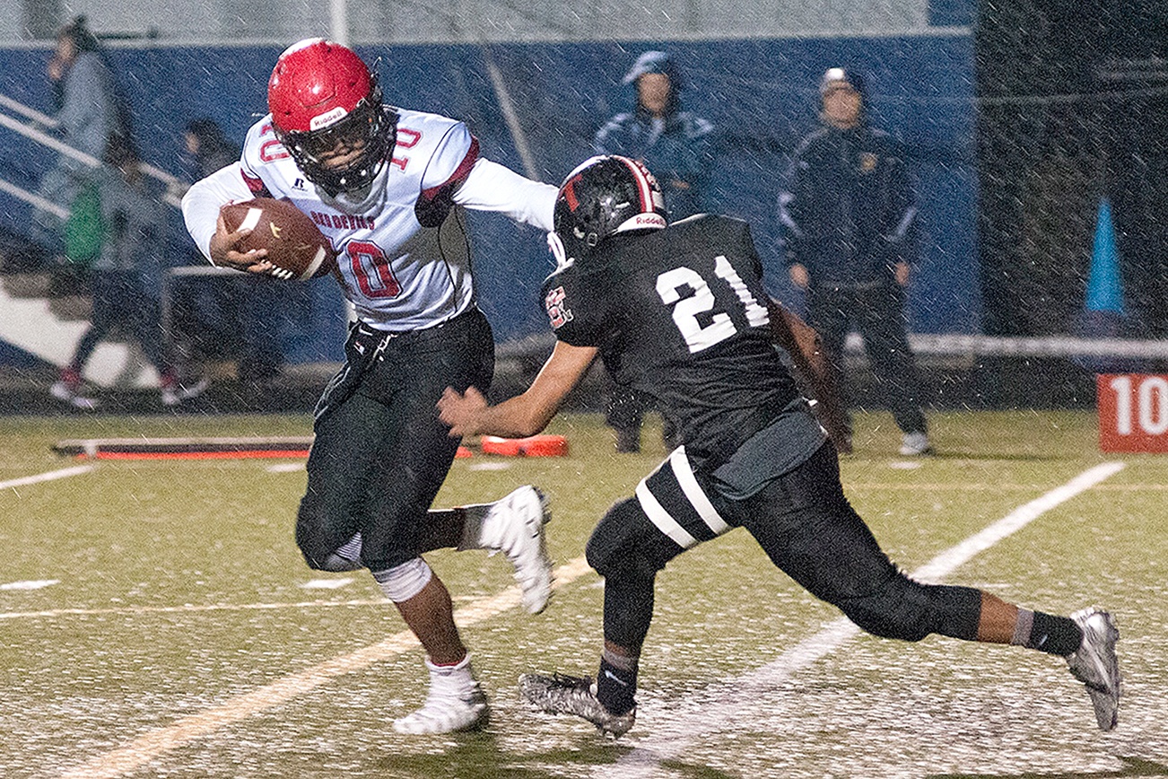 PREP FOOTBALL ROUNDUP: Neah Bay runs past Taholah while Port Townsend and Crescent fall