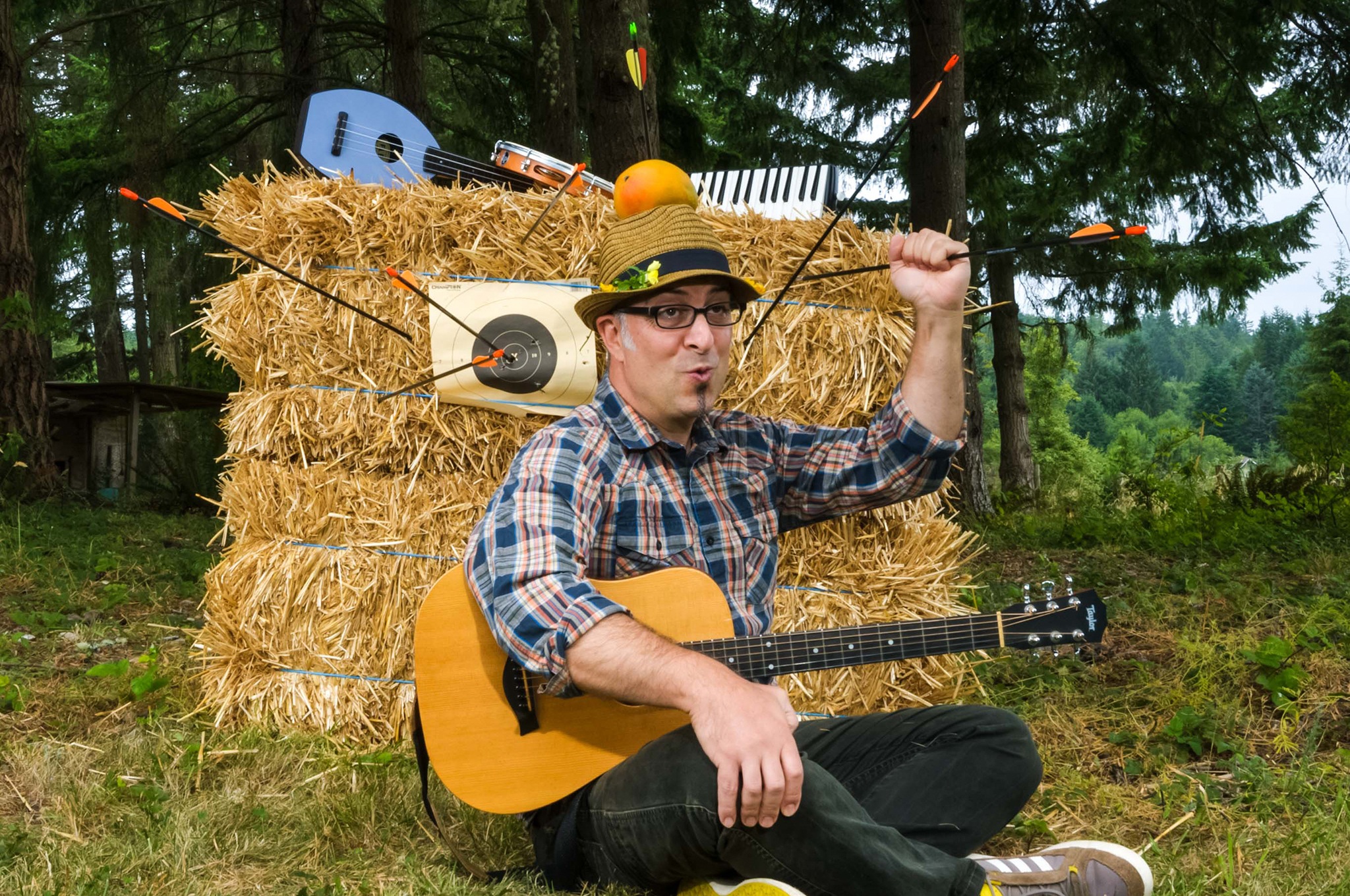Johnny Bregar of Seattle will bring his “engaging, eclectic” music to Sequim and Port Angeles libraries Saturday.