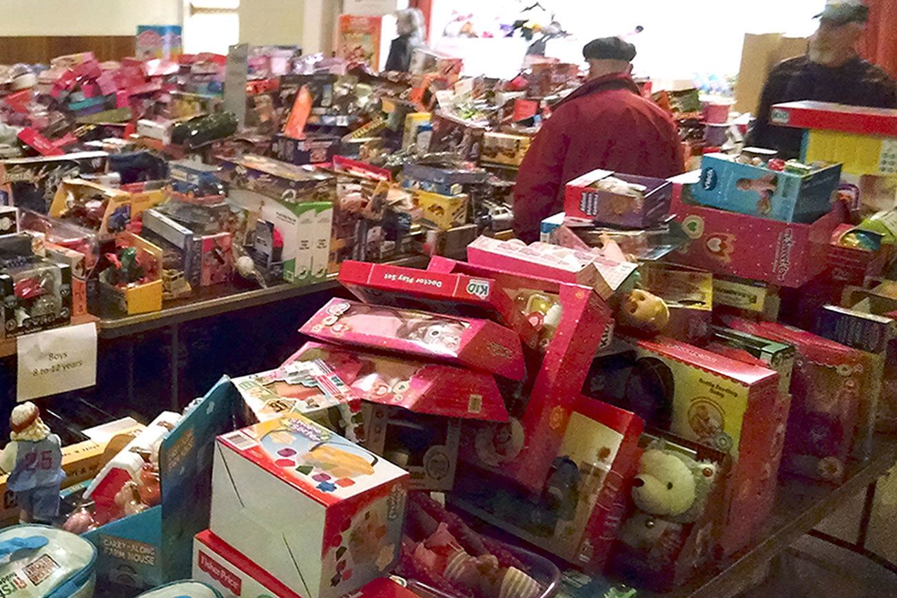 Toys for Tots plays Santa to more than 3,000 in Clallam County