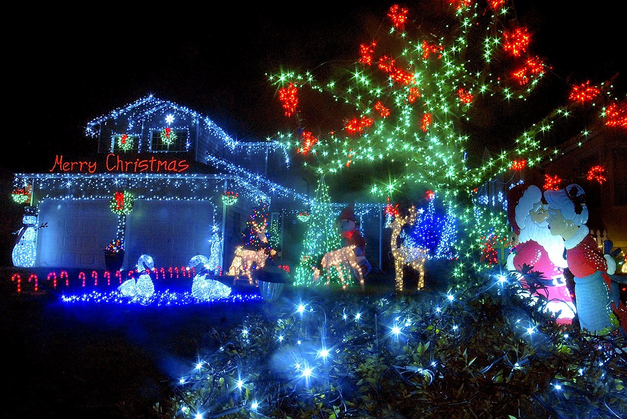 Peninsula lights up for the holidays