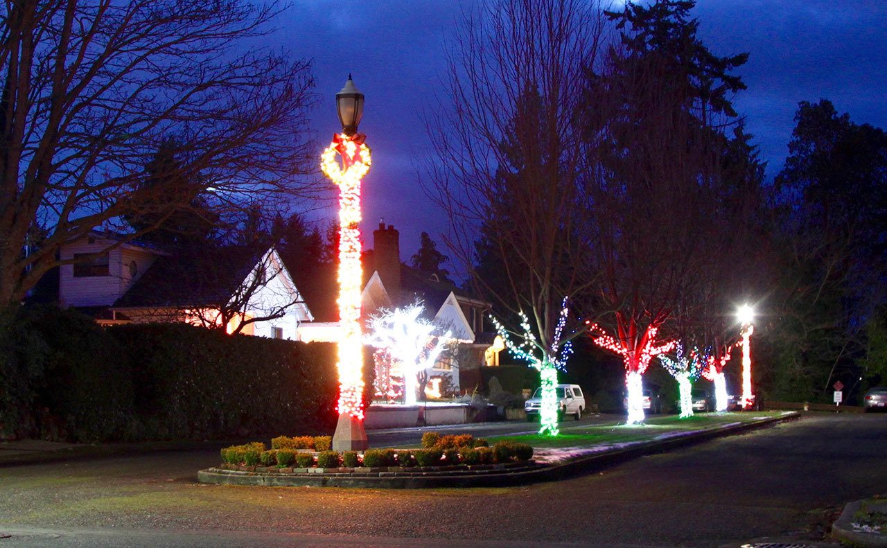 Peninsula lights up for the holidays Peninsula Daily News