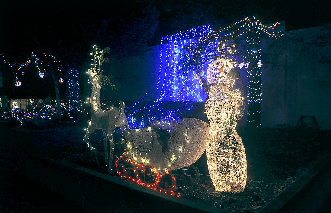 Peninsula lights up for the holidays Peninsula Daily News