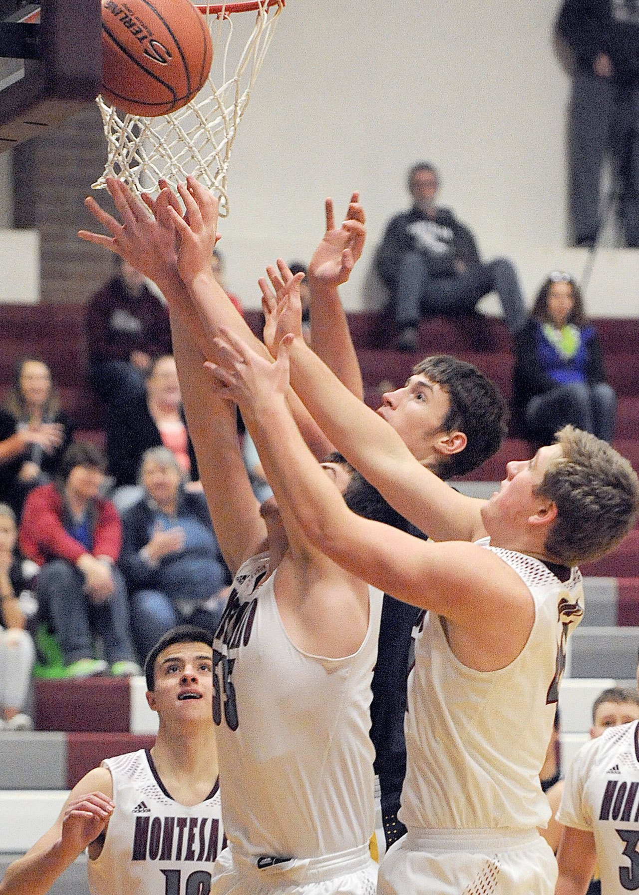 BOYS BASKETBALL ROUNDUP: Crescent holds down Clallam Bay