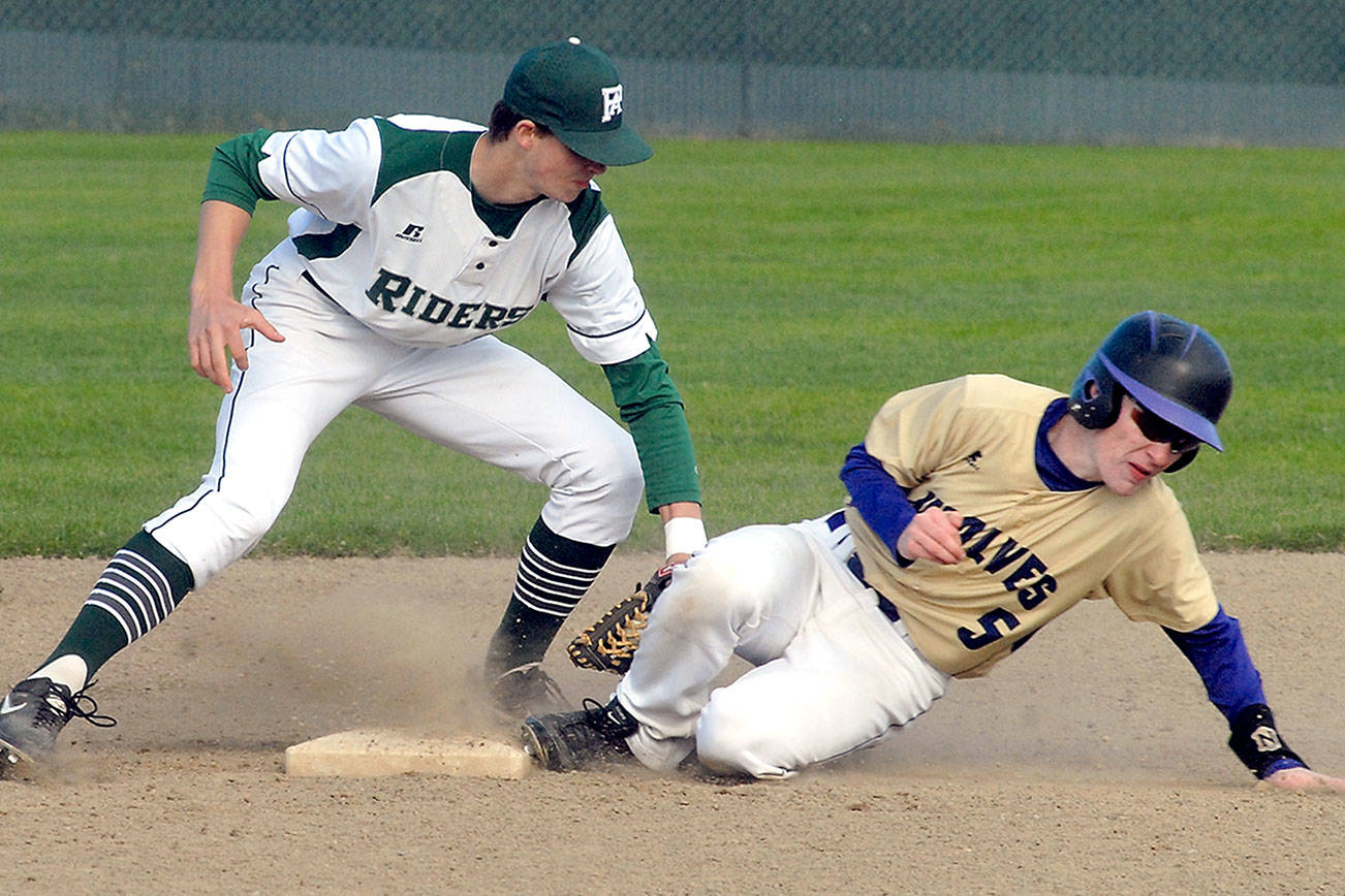 PREP BASEBALL: Port Angeles’ pitching, clutch hitting lead to win over Sequim