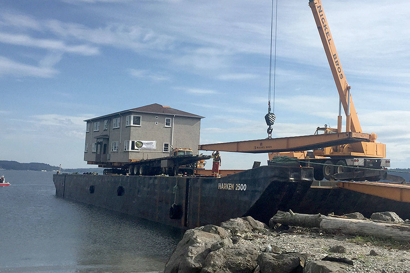 Power, traffic to make way today in Port Townsend as apartment building is moved