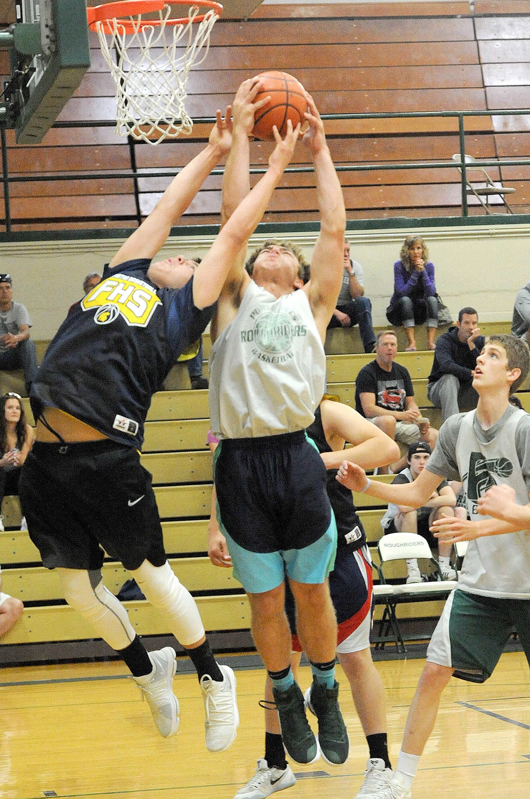 AREA SPORTS BRIEFS: 3-on-3 hoops tourney Saturday in Port Angeles; youth sports registration time