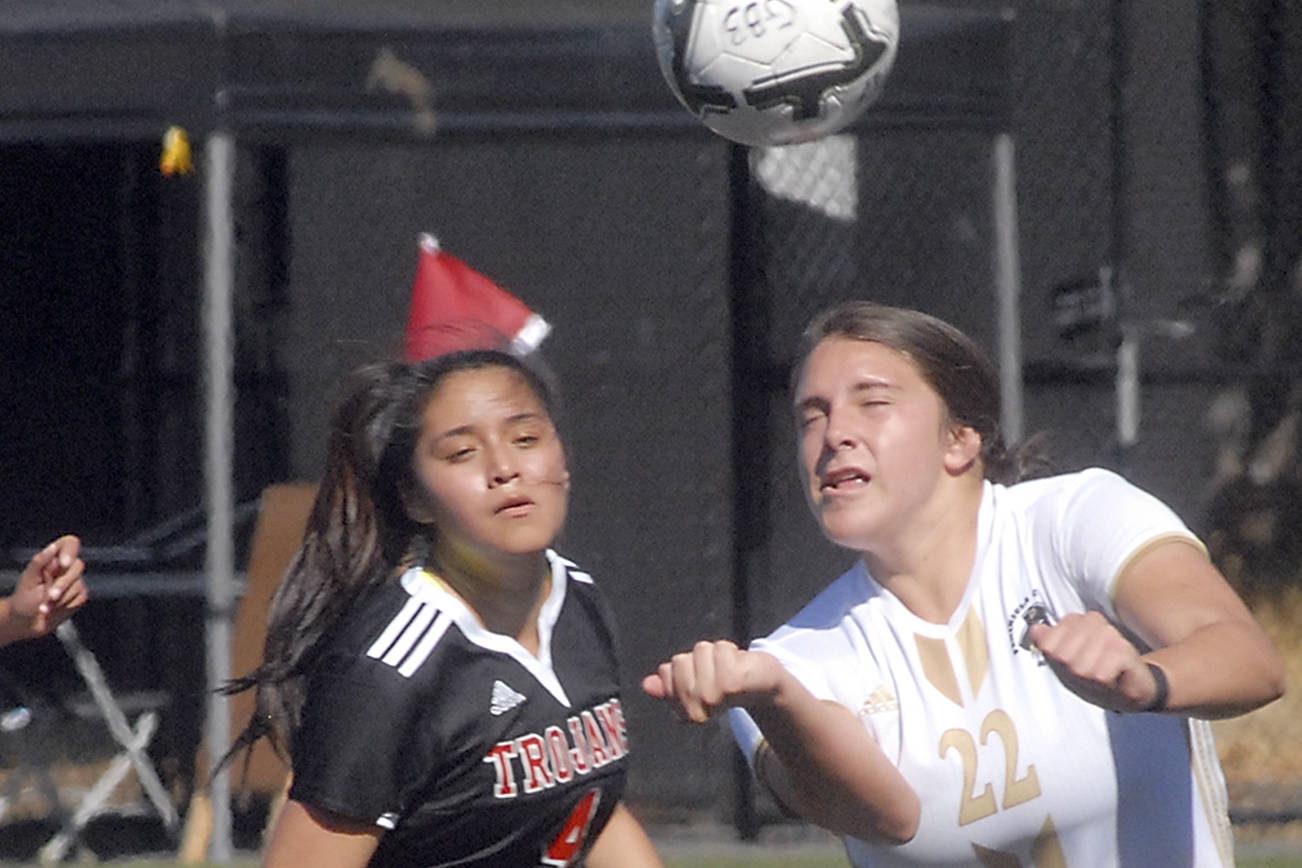 WOMEN’S SOCCER: Peninsula sees 10 players score in rout of Everett