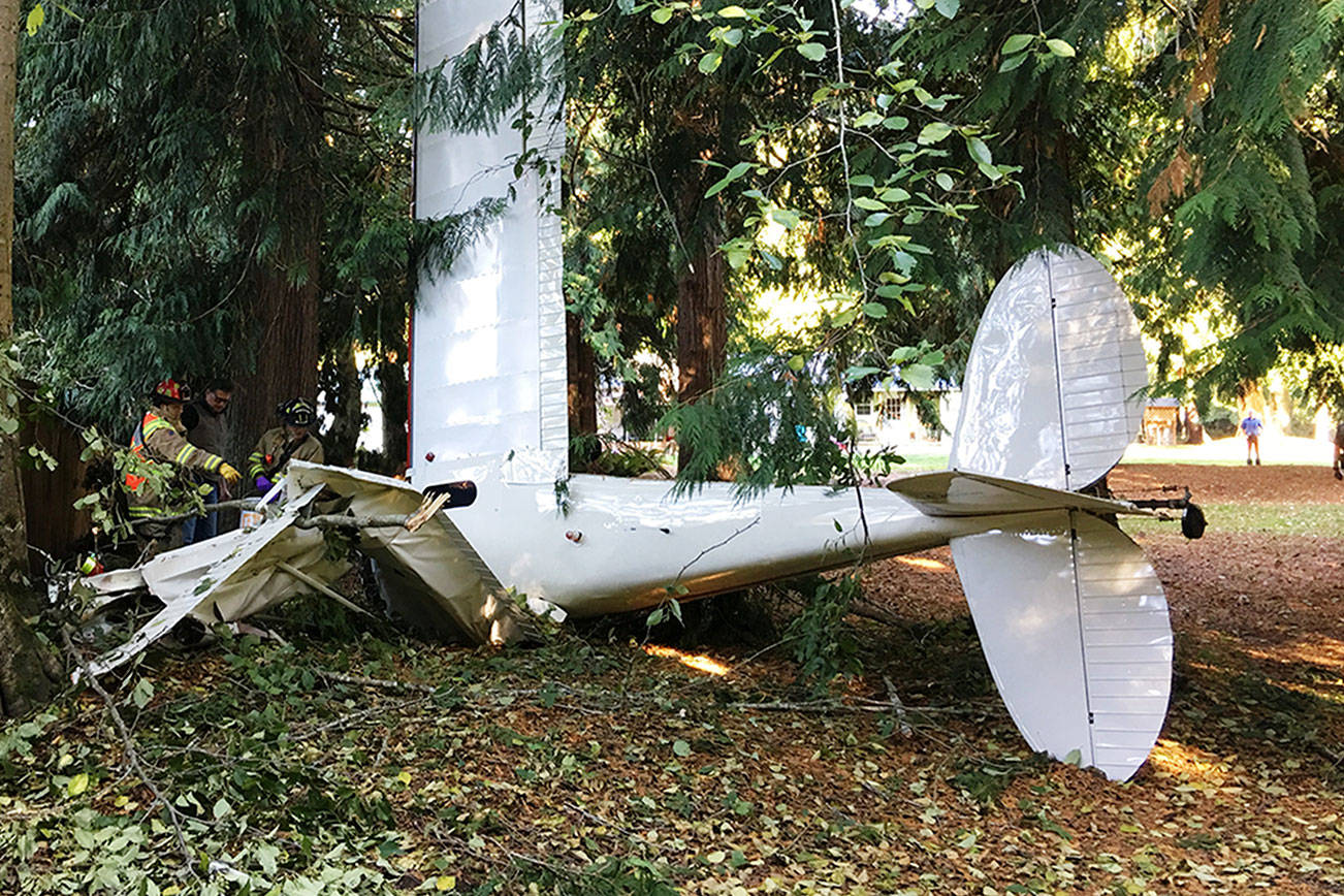 Port Townsend man escapes injury in plane crash