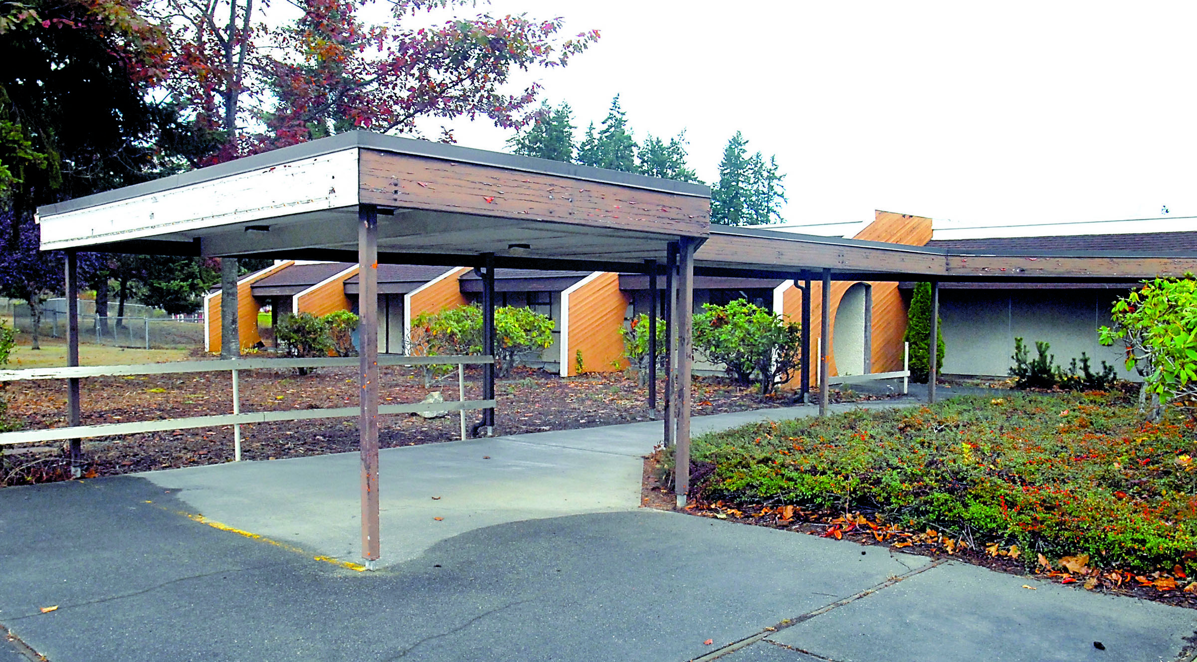 The shuttered Fairview Elementary School in Port Angeles. (Peninsula Daily News)