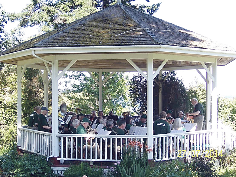 The Port Townsend Summer Band and conductor Karl Bach