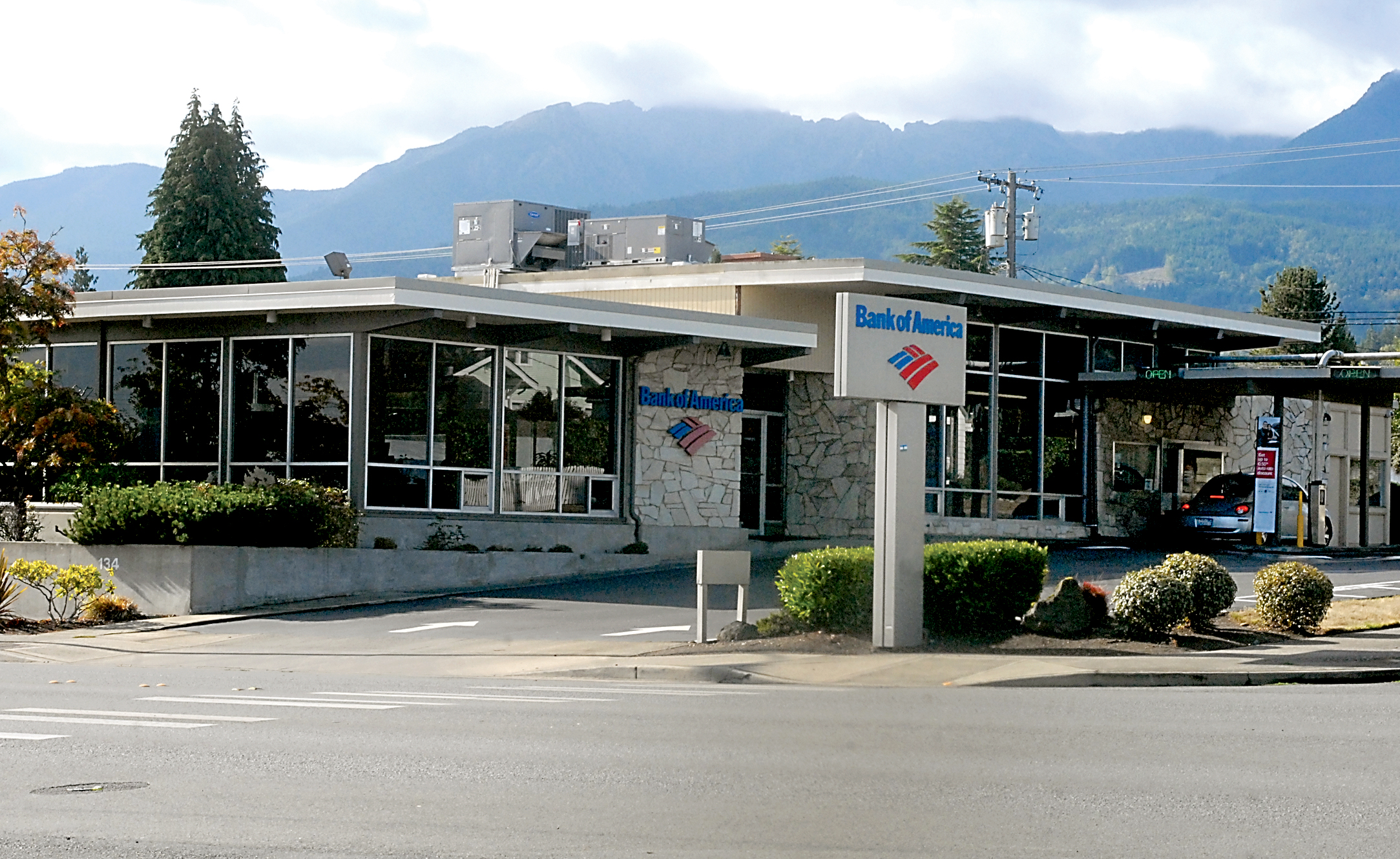 The Port Angeles branch of Bank of America is one of four on the North Olympic Peninsula to be sold to 1st Security Bank. Keith Thorpe/Peninsula Daily News