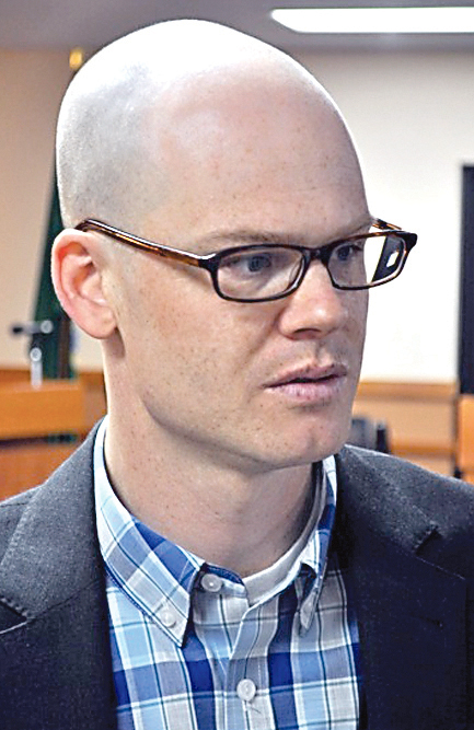 Dr. Christopher Frank ()