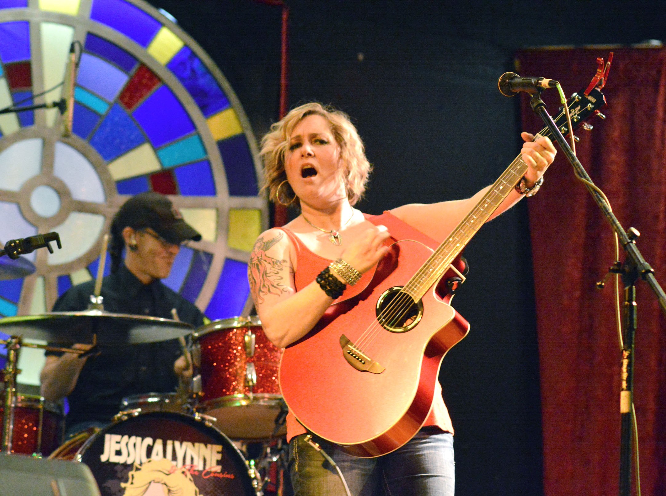 Seattle-based country singer Jessica Lynne returns to the Metta Room in Port Angeles on Saturday night. (Photo by Diane Urbani de la Paz/Peninsula Daily News)