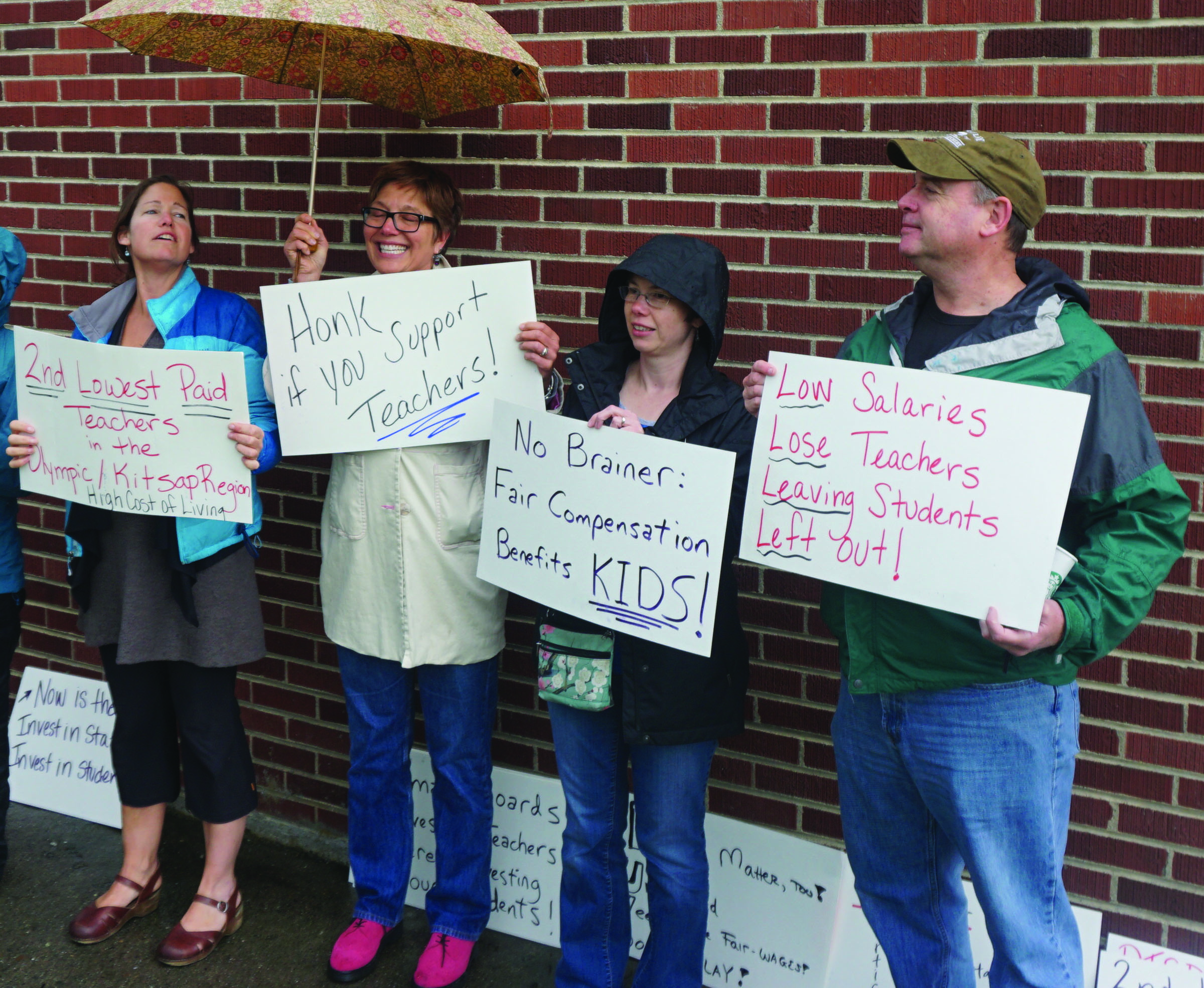 Speakers urge higher teacher salaries in Port Townsend School District