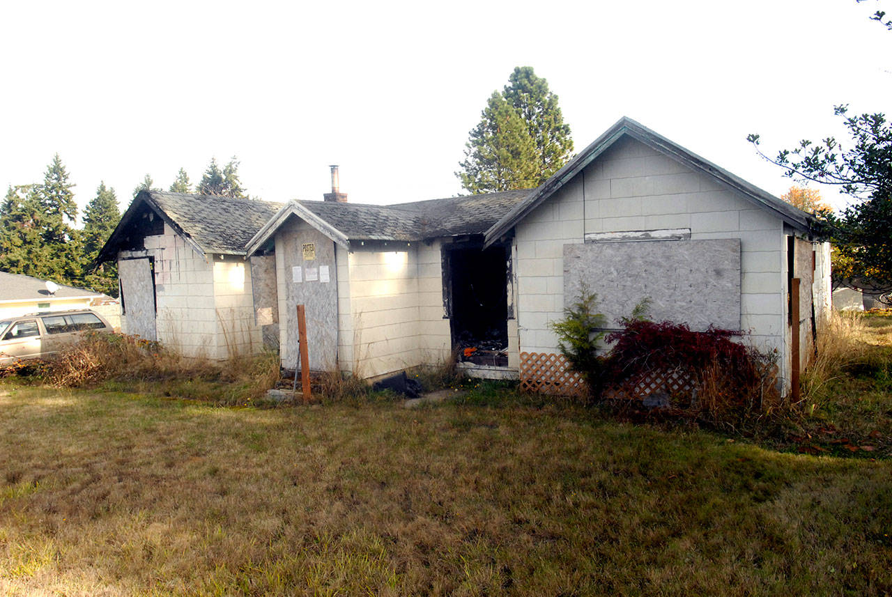 A house at 4017 Fairmount Ave. in Port Angeles has been recommended for condemnation by the city, which considers it a blight on the neighborhood. (Keith Thorpe/Peninsula Daily News)
