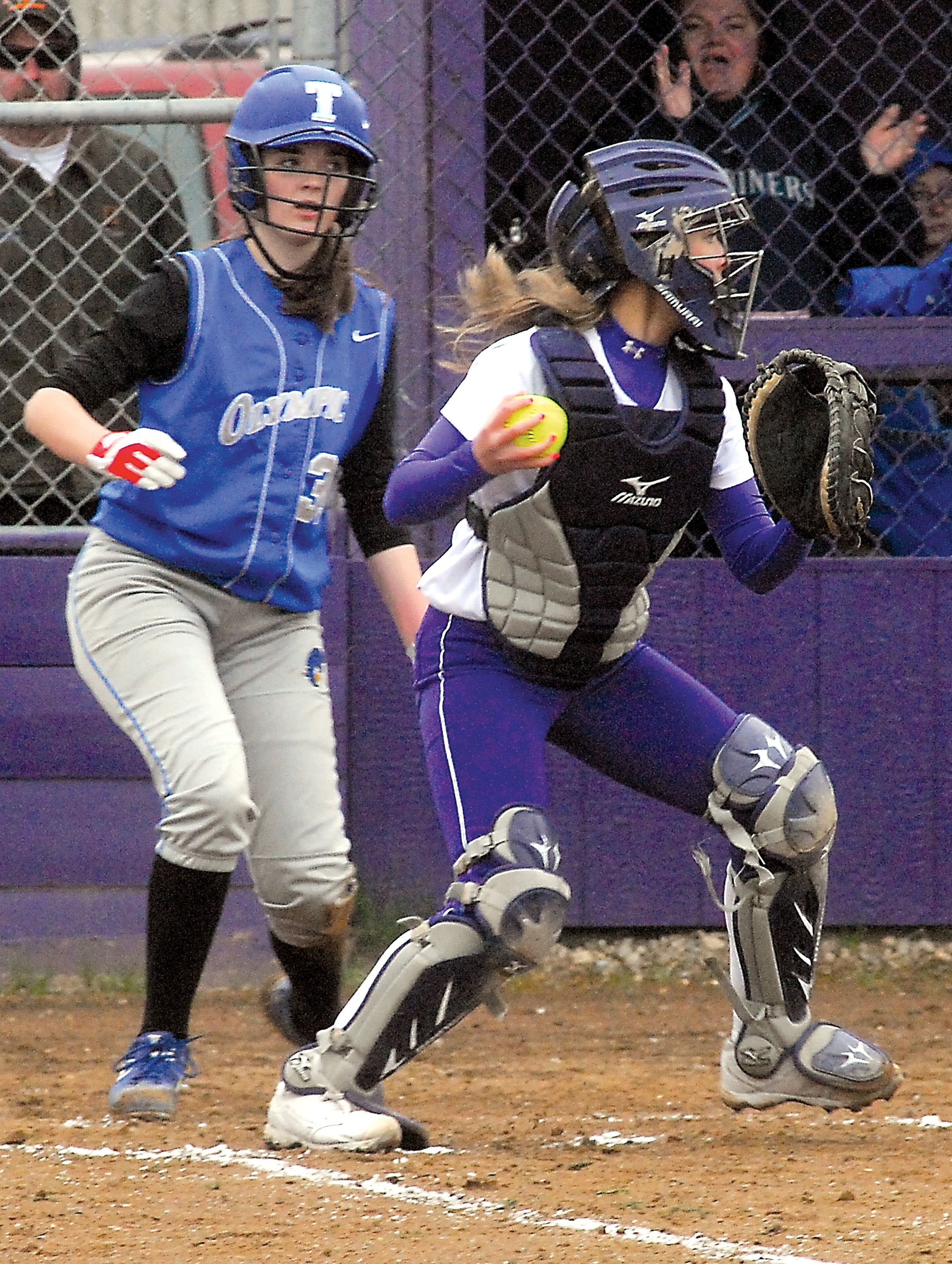 Sequim catcher McKenzie Bentz