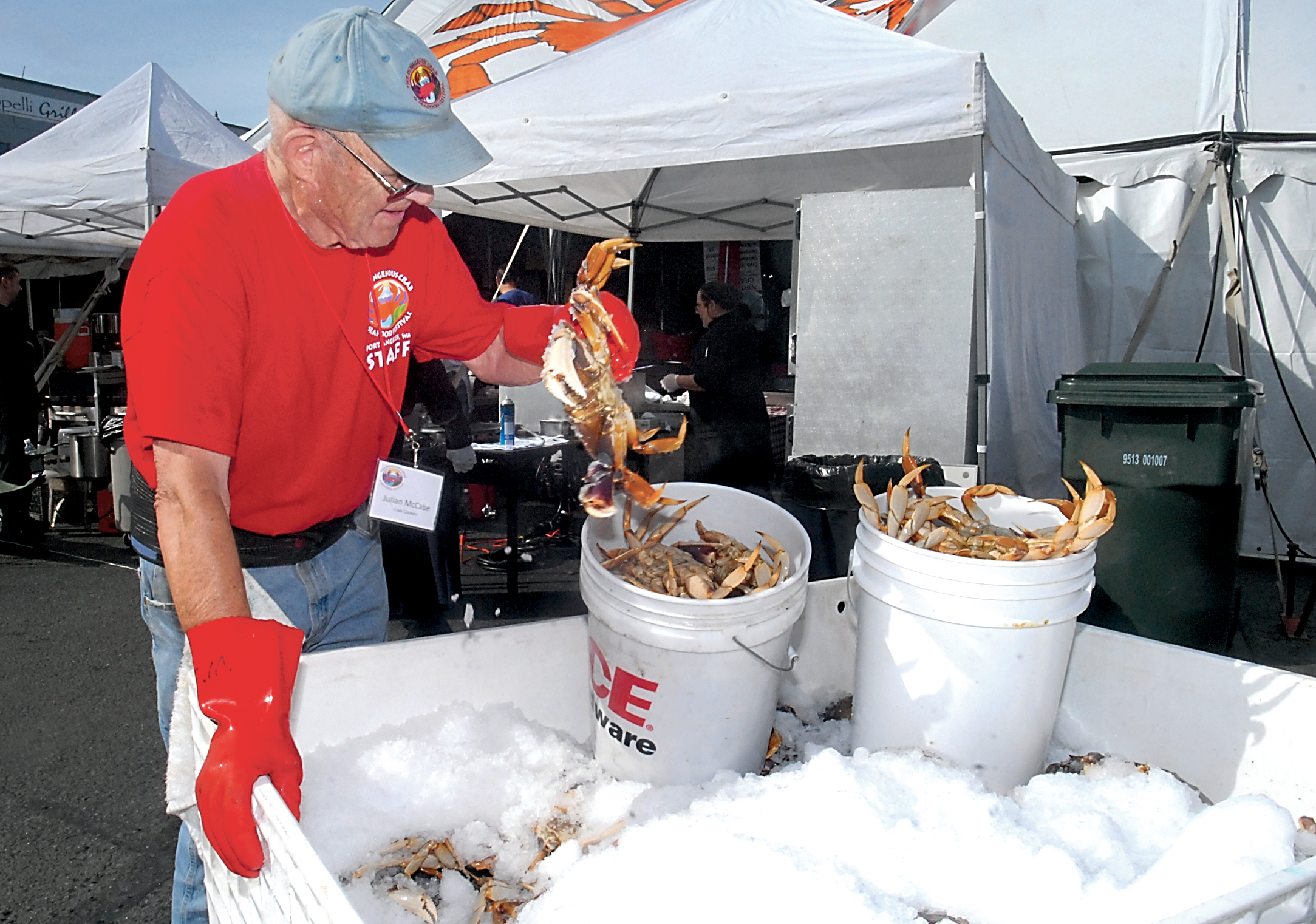 Rain no match for Dungeness Crab & Seafood Festival enthusiasts as