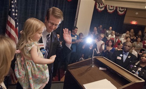 Congressman-elect Derek Kilmer introduces his daughter Tess