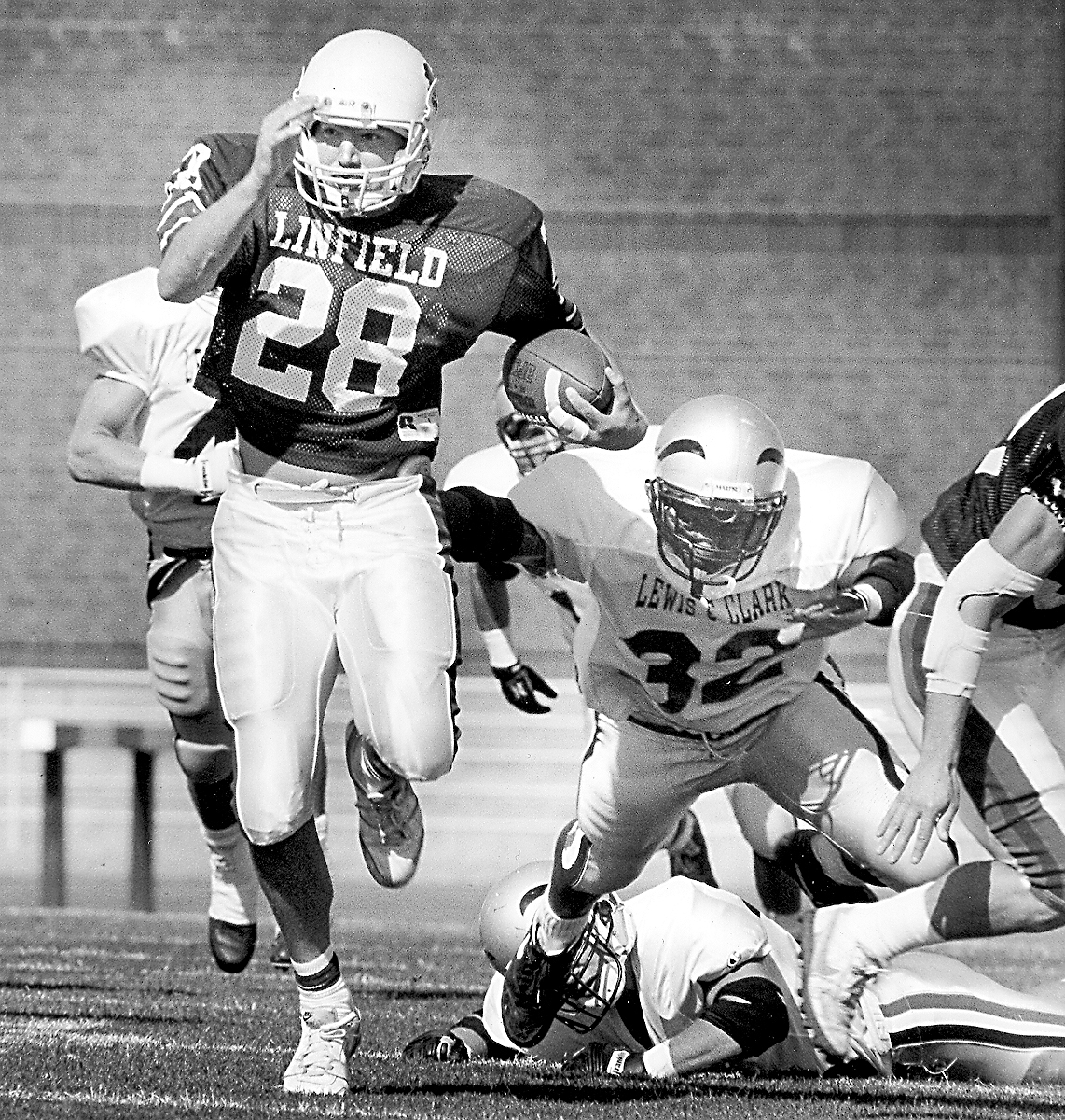 Crescent graduate Gary McGarvie (28) will be inducted into the Linfield Athletics Hall of Fame on Saturday in McMinnville