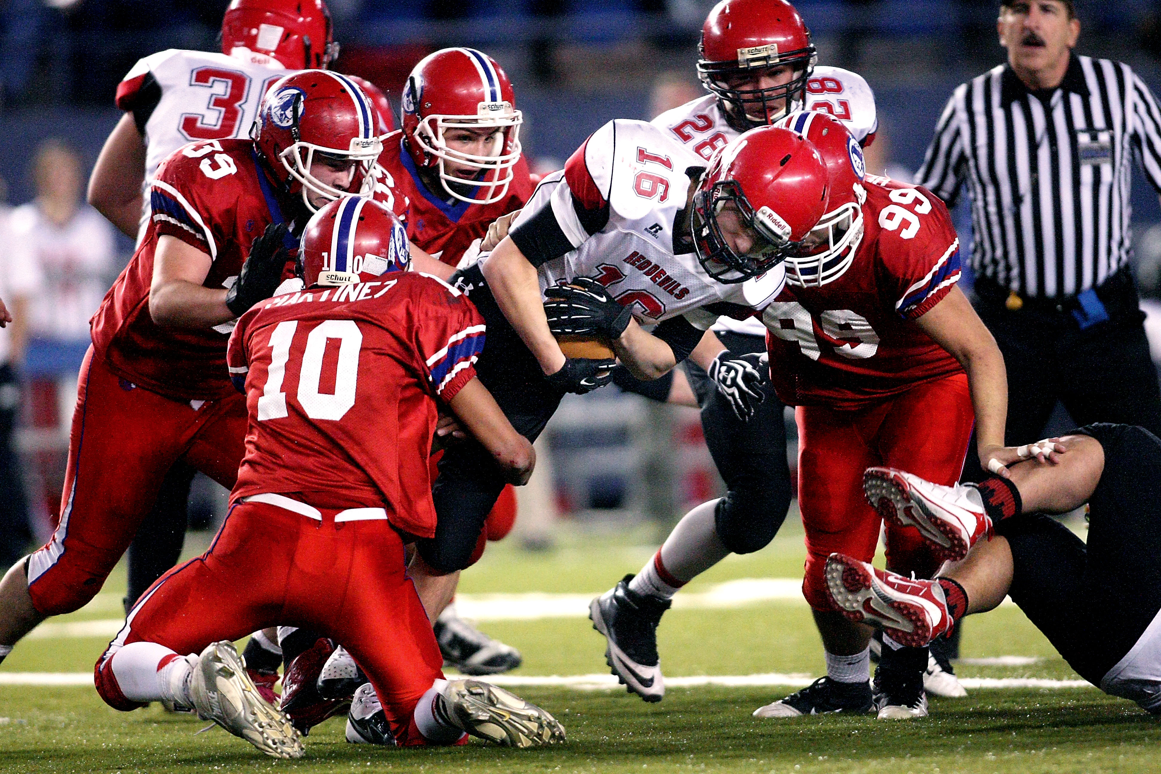 Neah Bay's Cole Svec (16) runs the ball against Touchet during the 1B state championship game at the Tacoma Dome. Svec