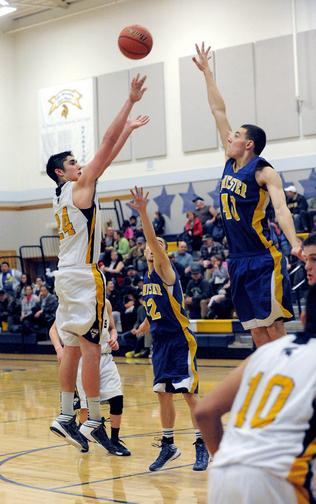 BOYS BASKETBALL Forks earns league win over Rochester Peninsula