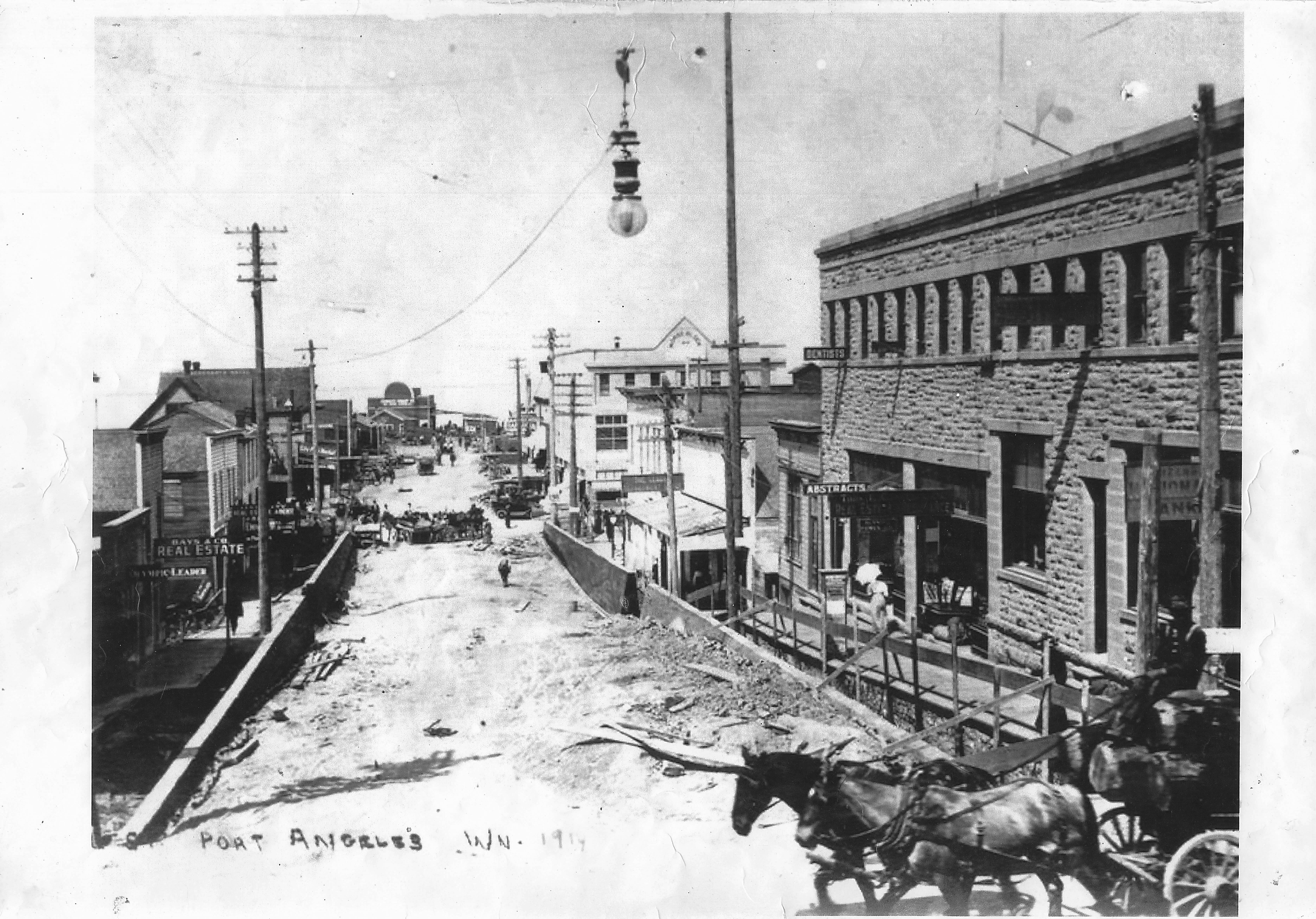 A 1914 photo of North Laurel Street