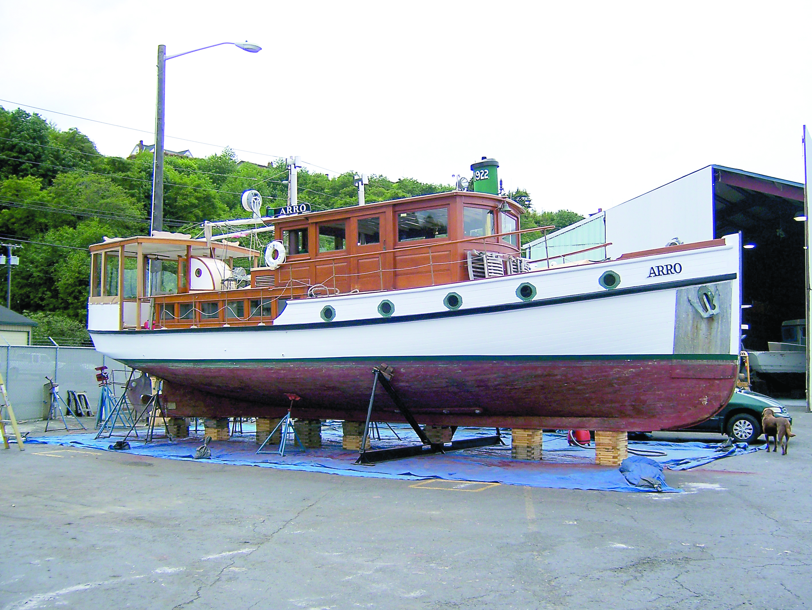 The 50-foot wooden yacht Arro