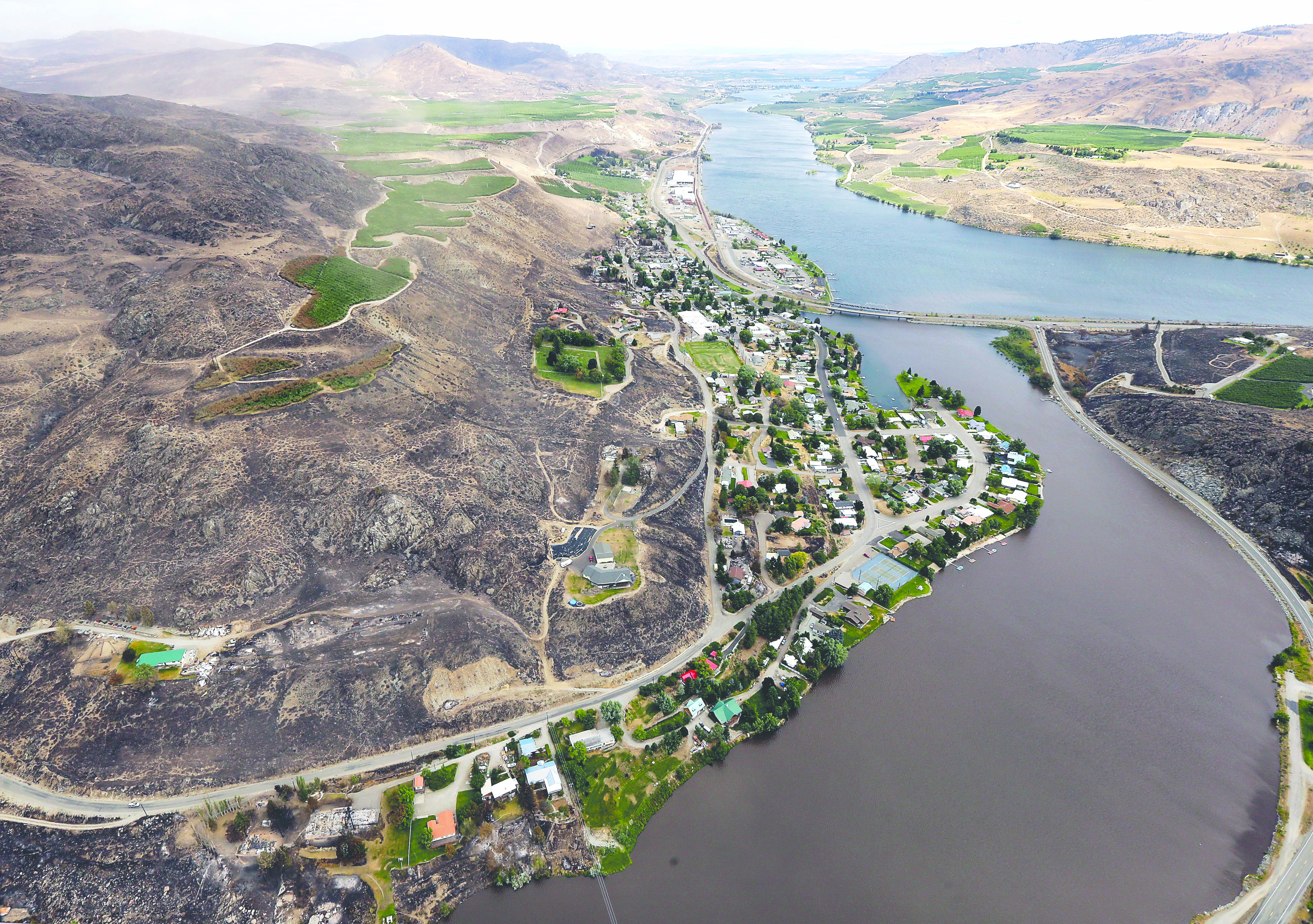 Burned areas around the town of Pateros