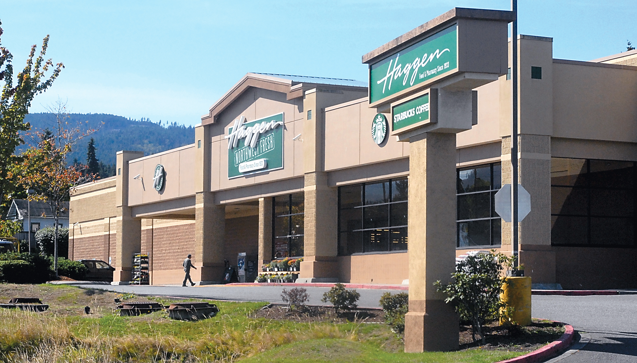 The Port Angeles location of Haggen Northwest Fresh grocery is among the company’s 32 core stores. — Keith Thorpe/Peninsula Daily News