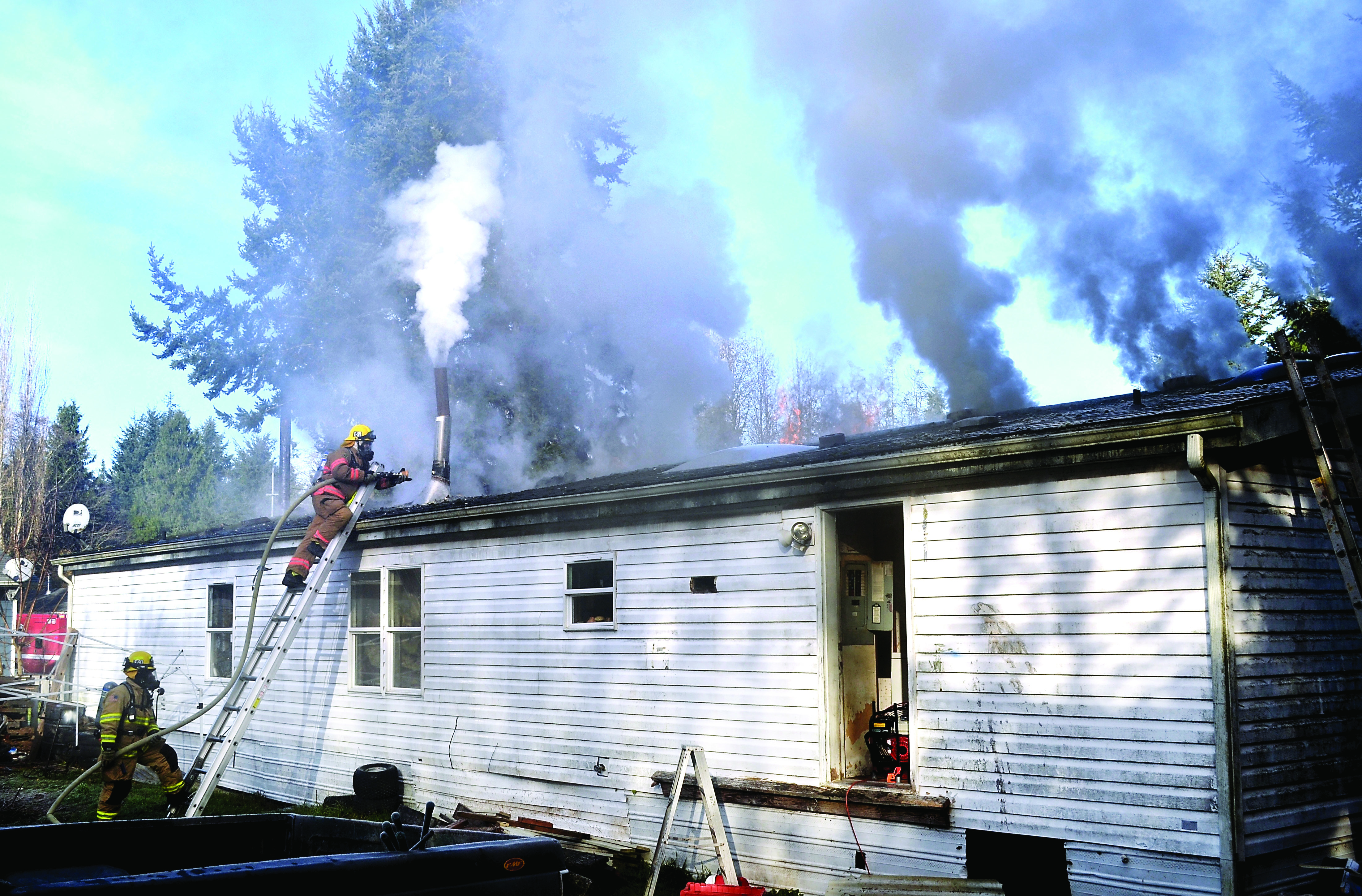 Fire streaks through mobile home in Port HadlockIrondale area; no one