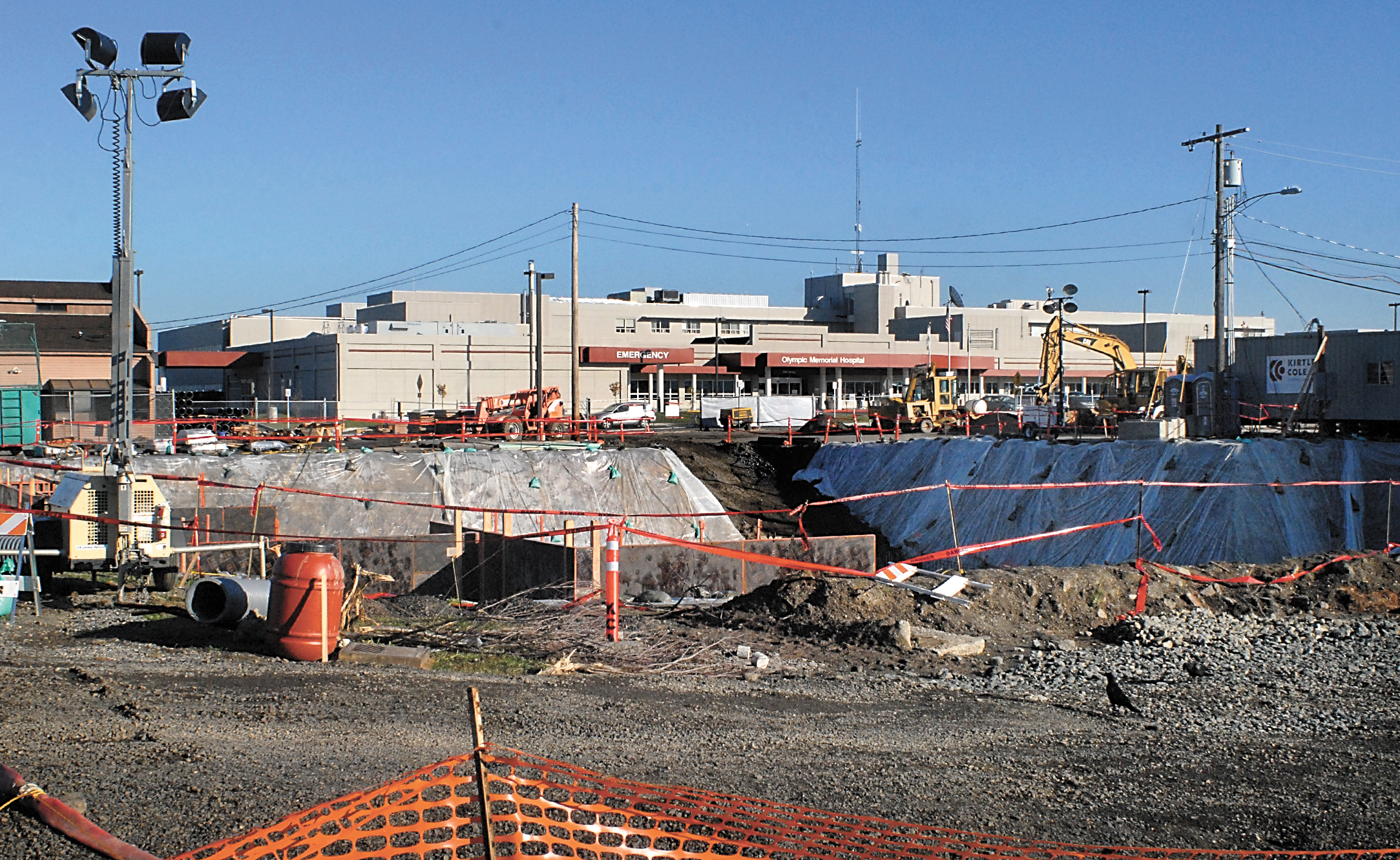 Work progresses on a new medical office building across the street from Olympic Medical Center in Port Angeles. Keith Thorpe/Peninsula Daily News