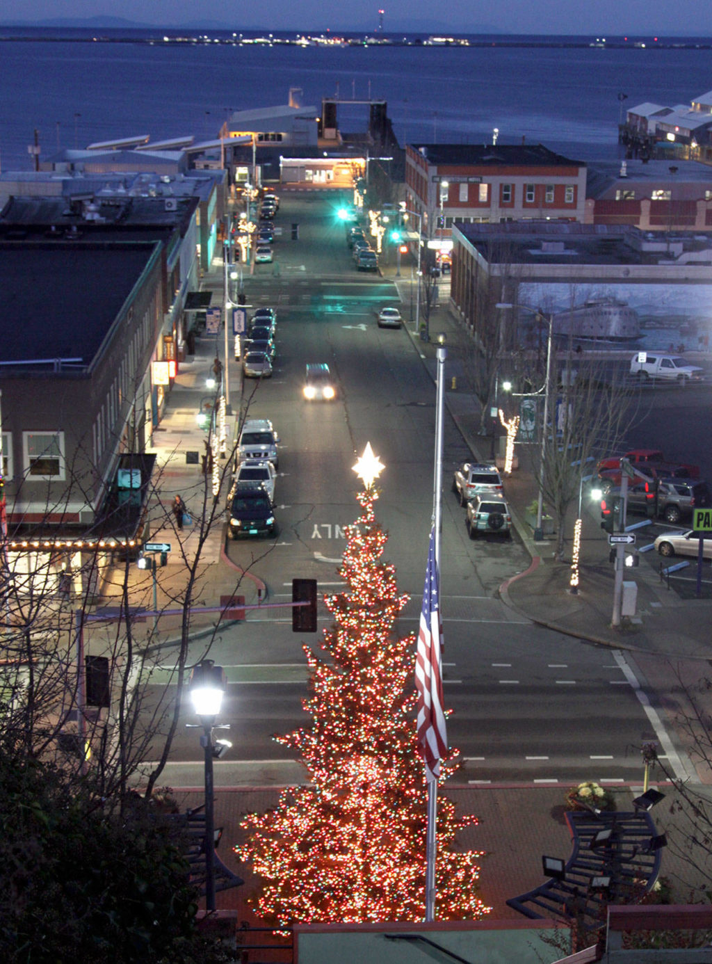 Lights sparkle on the Peninsula for Christmas Peninsula Daily News