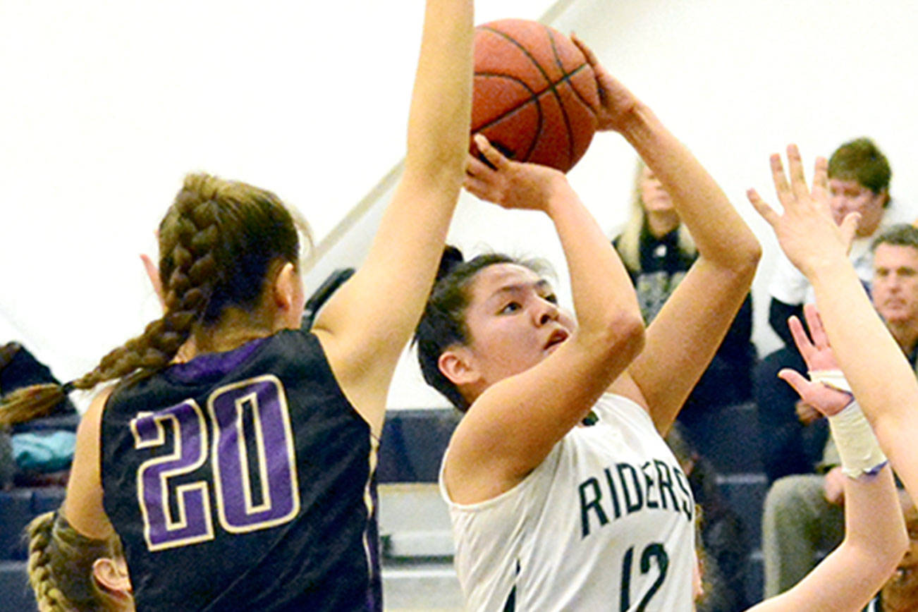 DISTRICT BASKETBALL ROUNDUP: Port Angeles and Port Townsend girls on to district championships, Rider boys stay alive, Sequim ousted