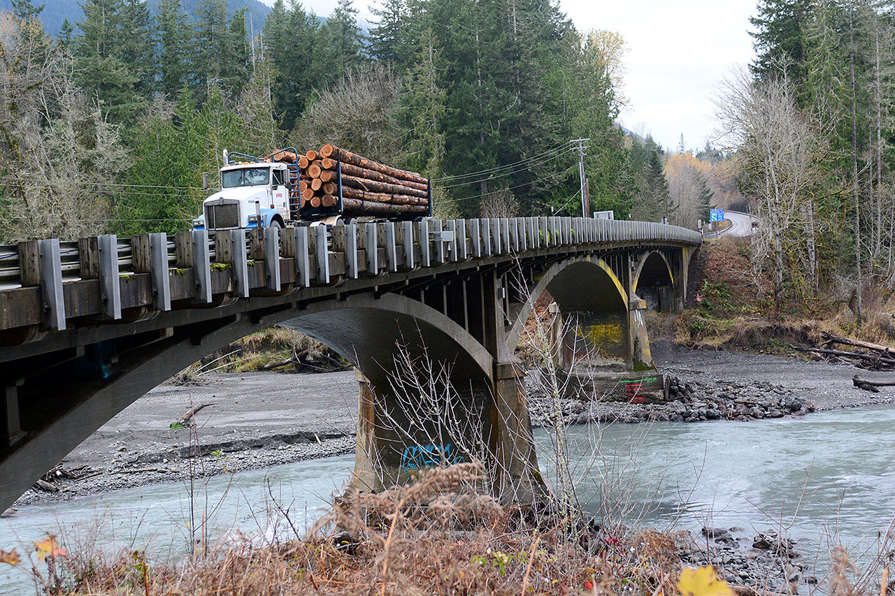 State Department of Transportation officials will give updates on its efforts to replace the Elwha River bridge on U.S. Highway — shown here in November 2016 — over the next two days. (Jesse Major/Peninsula Daily News)