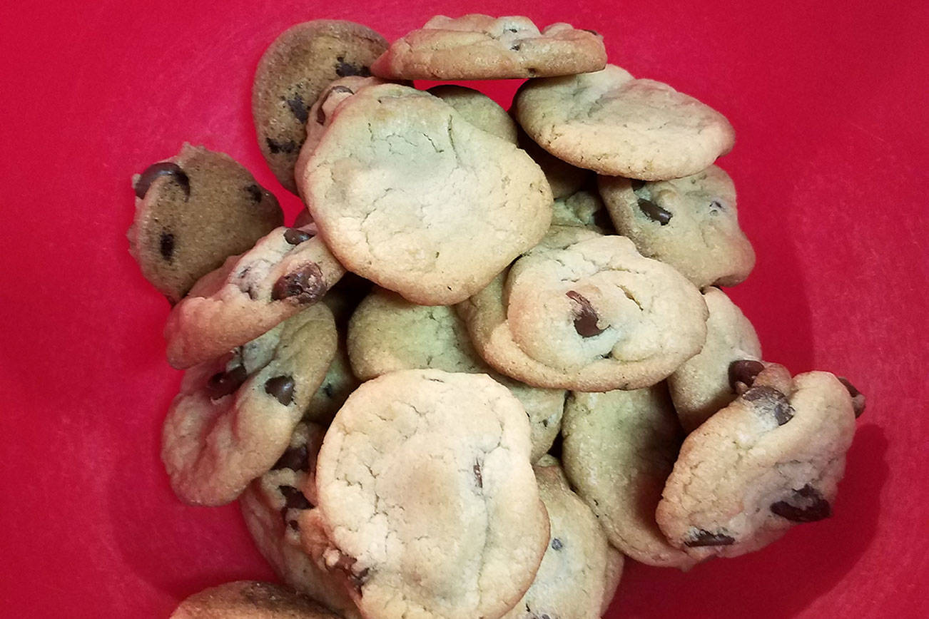 THE COOKING HOBBYIST: Chocolate chip cookies pave the road to happiness