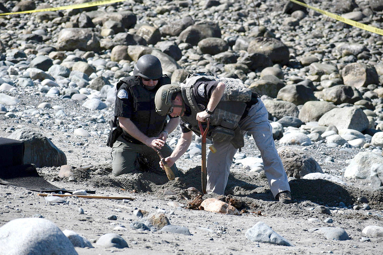 Bomb squad investigates metal object found on Port Townsend beach