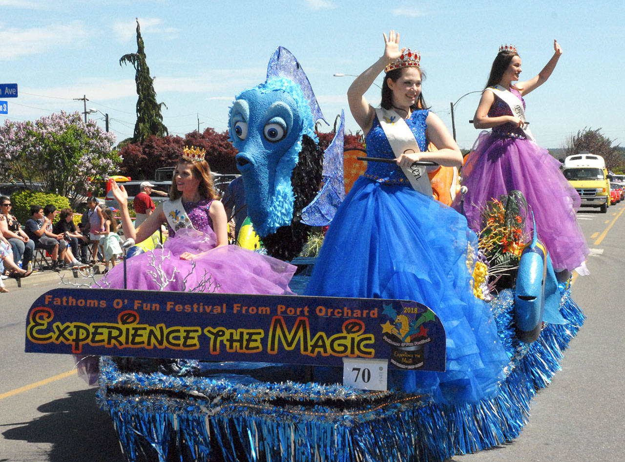 The Fathoms o’ Fun Festival float from Port Orchard took the President’s Award. (Keith Thorpe/Peninsula Daily News)