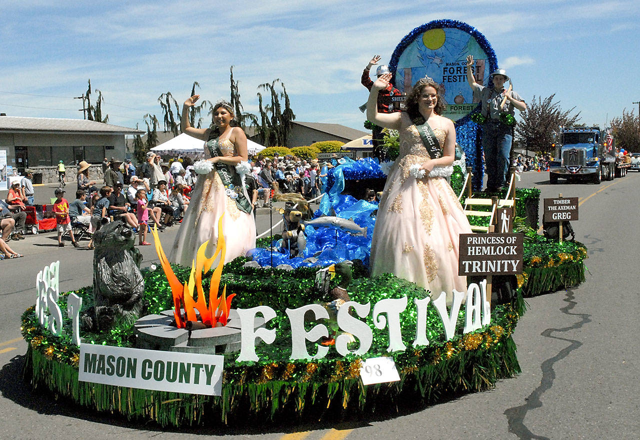 The Mason County Forest Festival float received the Chairman’s Award for the Irrigation Festival Grand Parade. (Keith Thorpe/Peninsula Daily News)