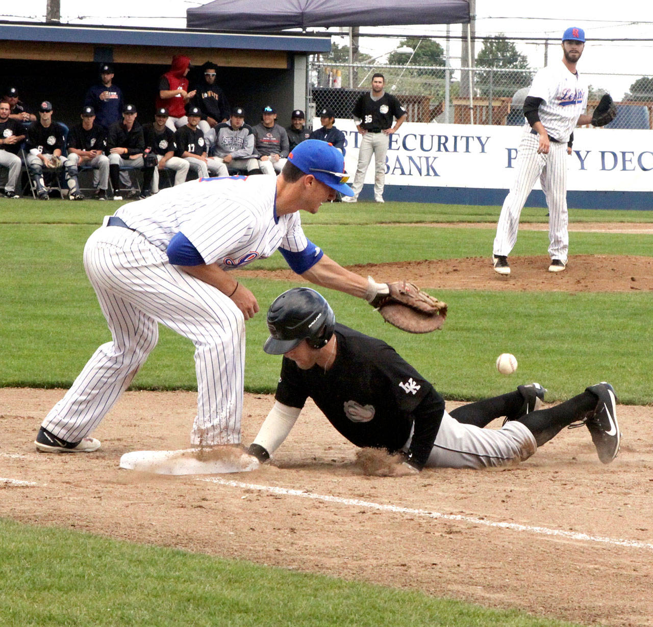 LEFTIES Lefties swept by Cowlitz in third straight close loss