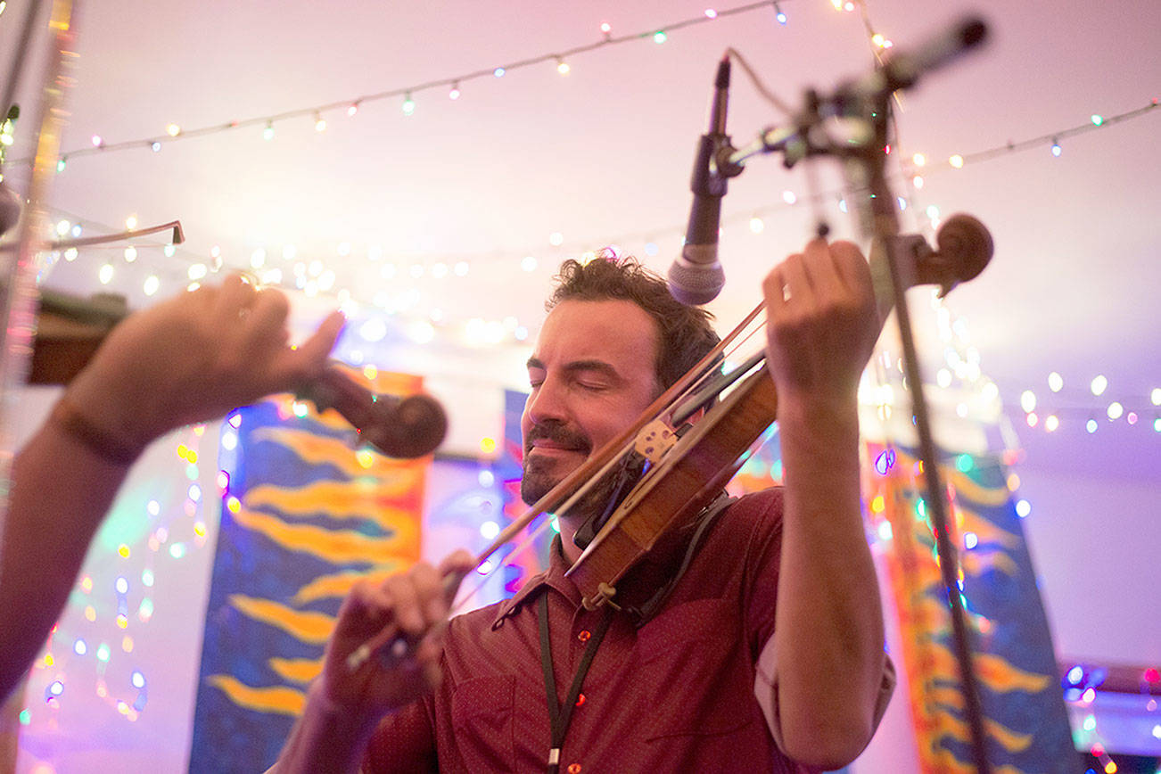 Strings sound out: Fiddle Tunes brings hundreds to Fort Worden