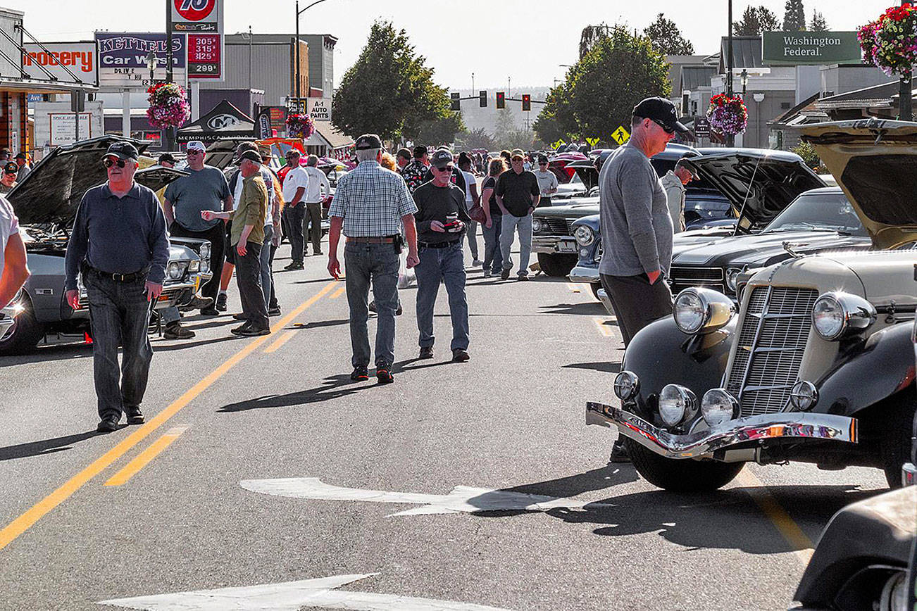 Hot rods rev up for Sequim Prairie Nights