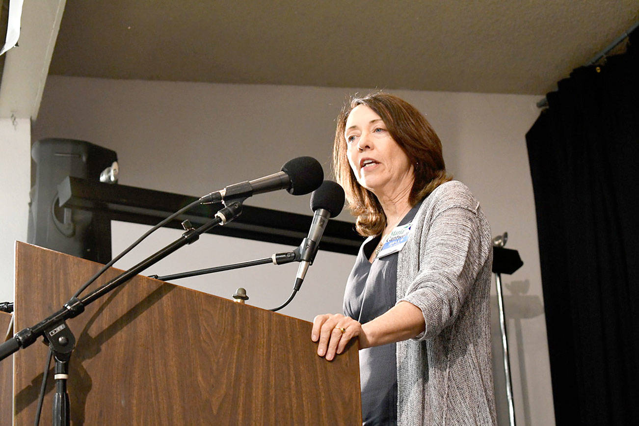 Cantwell, Franz address salmon, orcas, wildfires in Port Townsend appearance