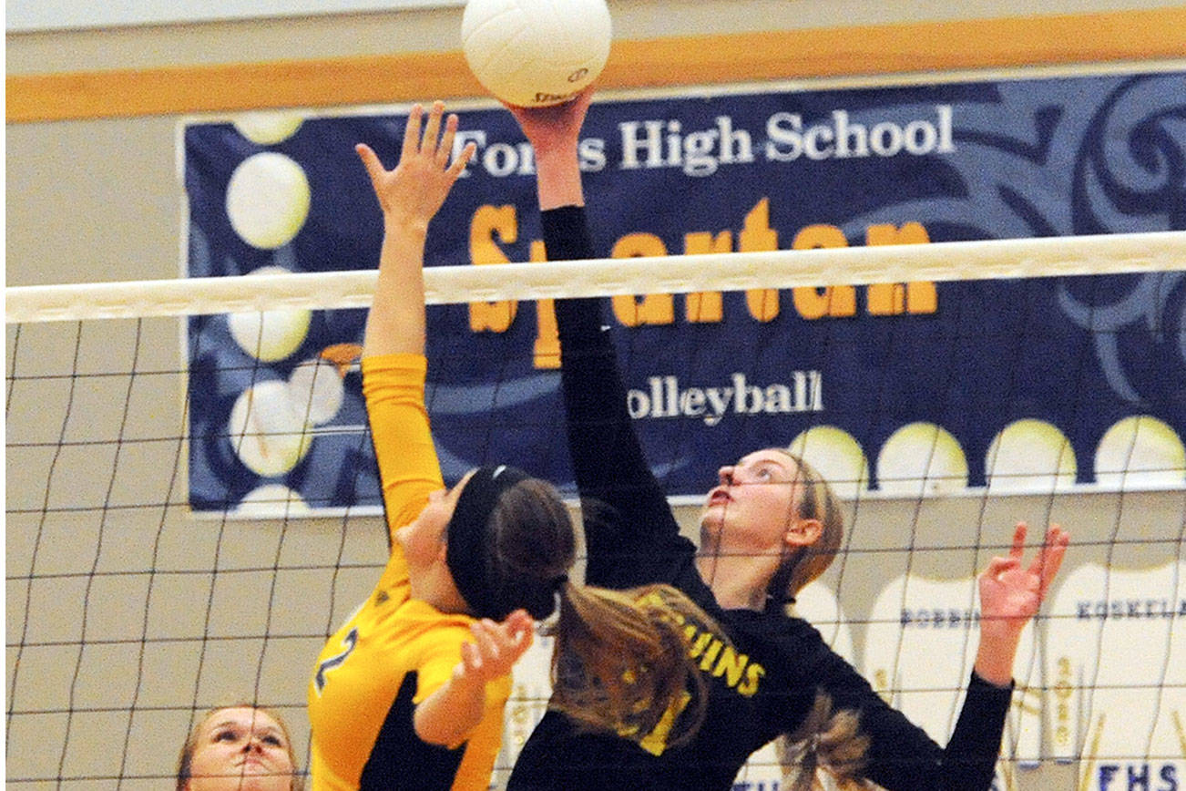 PREP SPORTS ROUNDUP: Clallam Bay digs in to beat Forks
