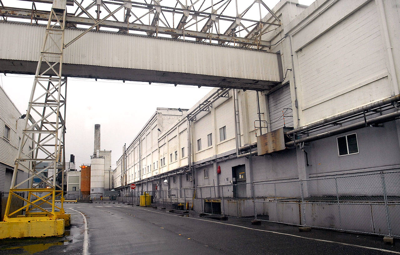 The McKinley Paper Co. plant in Port Angeles is seen shuttered in November 2017. (Keith Thorpe/Peninsula Daily News)