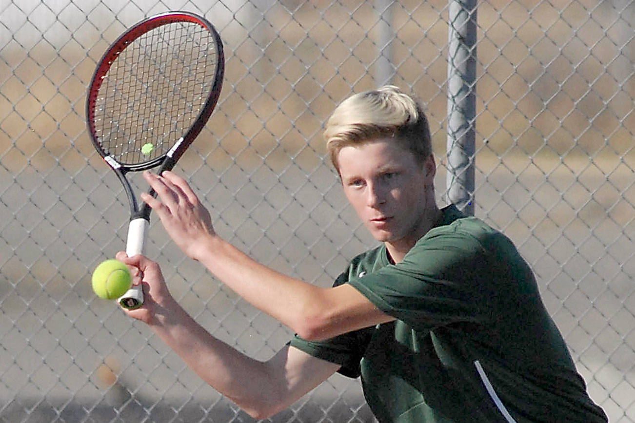 PREP TENNIS: With baseball background, Port Angeles players free to swing away