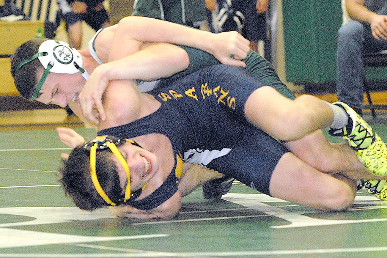 PREP WRESTLING: Peninsula grapplers take to the mat; Forks will be strong again, other teams rising