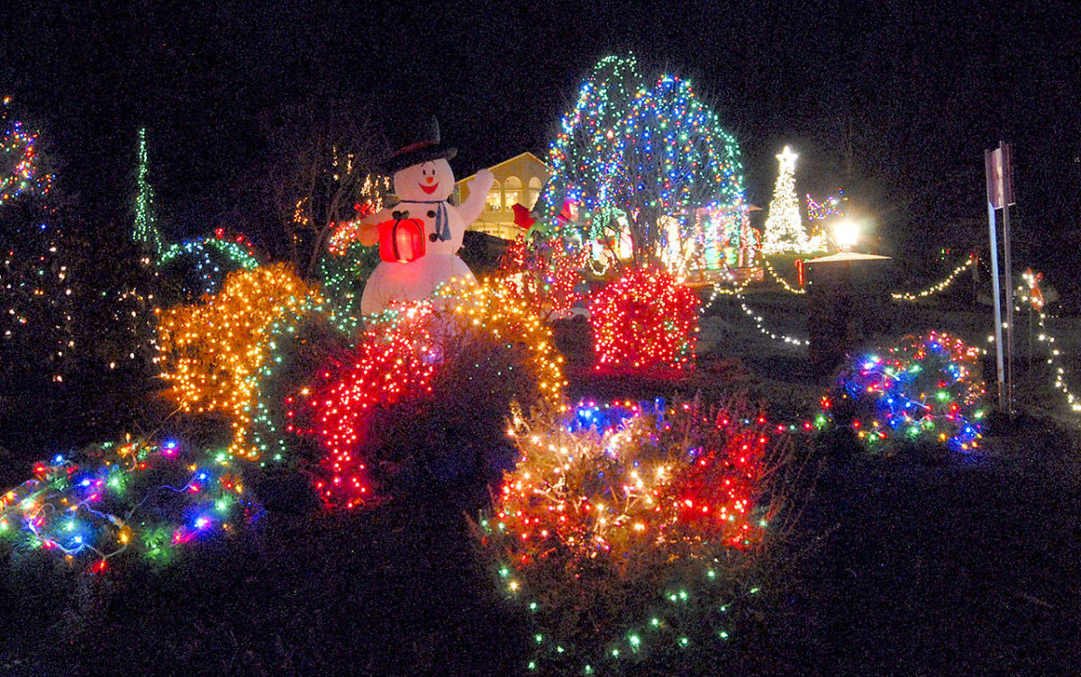 Peninsula ablaze with lights for the holidays Peninsula Daily News