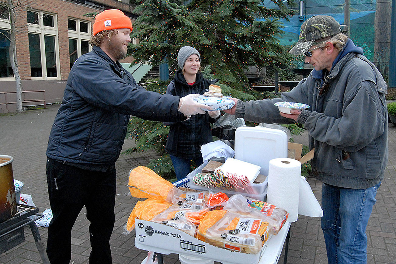PHOTO: Soup, blankets given to homeless on Christmas Day
